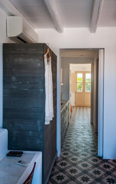 Milia Gi Suites Pollonia Quarto foto